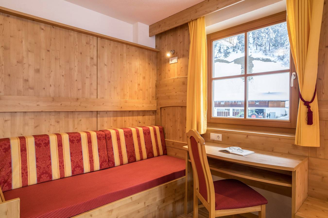 Ganze Wohnung, Ferienwohnung "Hollenze - Gruberhof" mit Wi-Fi & Bergblick in San Giacomo, Ahrntal