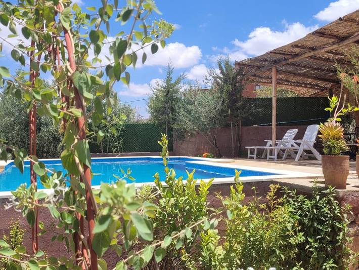 Chambre d’hôte pour 2 personnes, avec piscine ainsi que vue et jardin