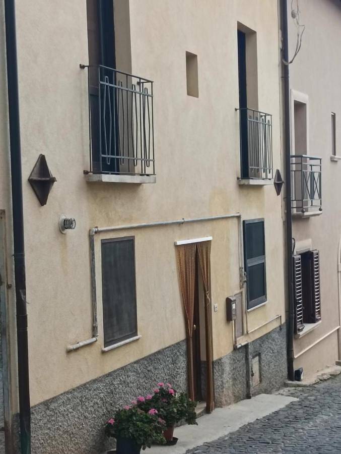 Gîte pour 5 personnes, avec balcon à Barisciano
