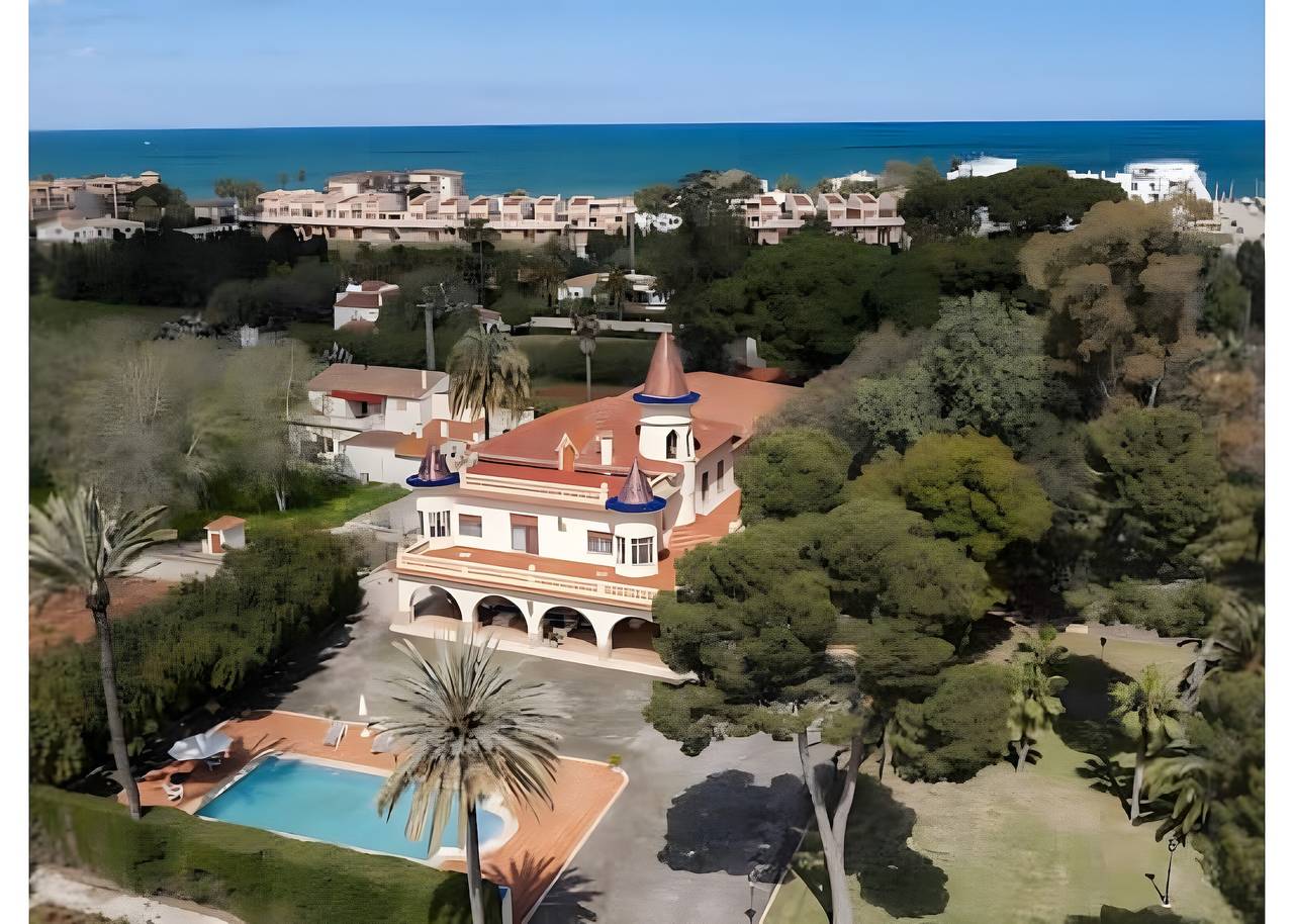 Villa 'El Palacete' with Mountain View, Private Pool and Wi-Fi in El Palmar, Costa Blanca