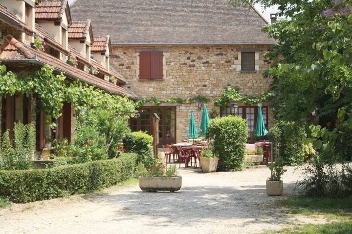 Hôtel pour 2 personnes, avec terrasse ainsi que piscine et jardin, animaux acceptés à Nadaillac-de-Rouge - 2