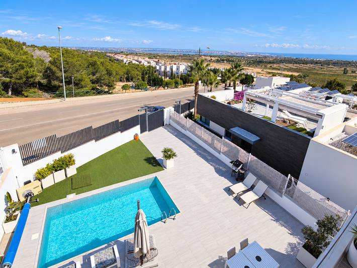 Luxury Villa with Private Pool in San Miguel de Salinas, Costa Blanca