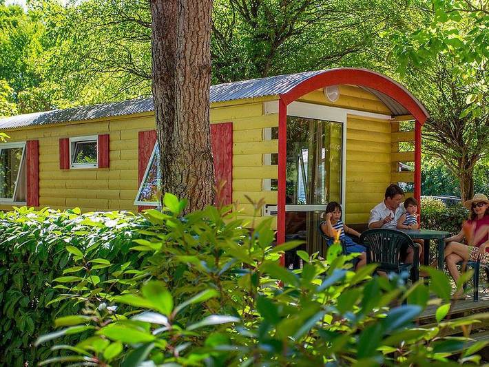 Camping pour 4 personnes, avec bassin pour enfant ainsi que sauna et terrasse dans Haute-Garonne - 2