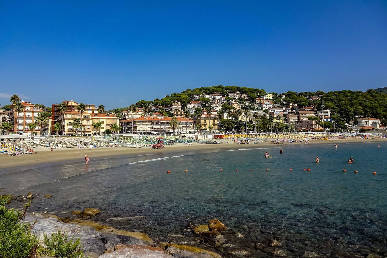 Ganze Wohnung, Front Beach Magic Sea - 20m From The Sea in Laigueglia, Riviera di Ponente