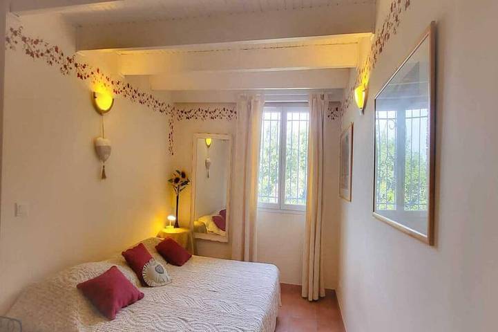 Location de vacances pour 8 personnes, avec piscine ainsi que jardin et terrasse, animaux acceptés à Villes-sur-Auzon - 3