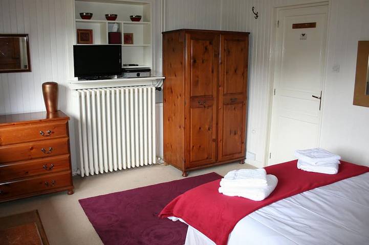 5 chambres, 3 salle de bains (10 personnes) chalet dans les Portes du Soleil avec bain à remous in Chatel, Les Portes du Soleil