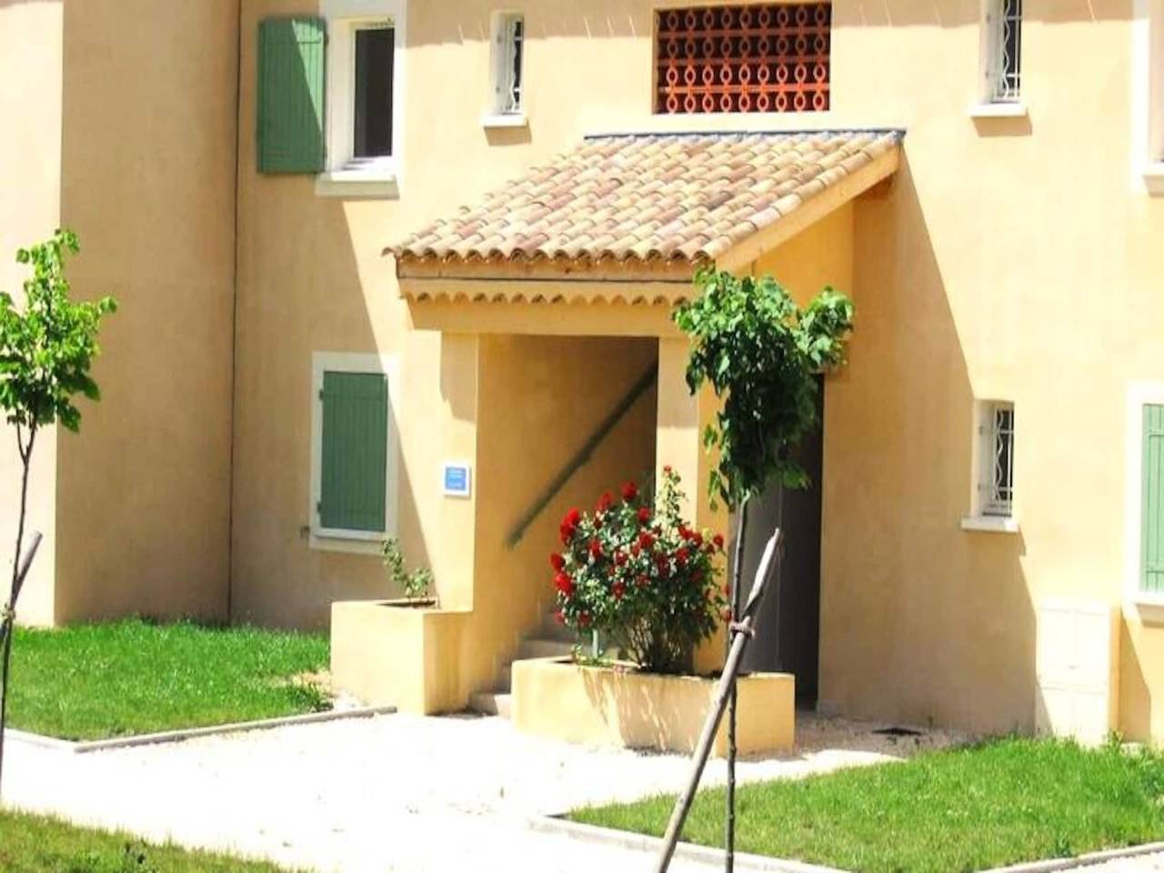 Entire apartment, 3 Rooms 6 People in Montbrun-les-Bains, Nyons region