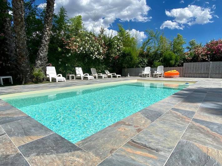 Chambre d’hôte pour 2 personnes, avec piscine ainsi que vue et jardin à Puget-sur-Argens