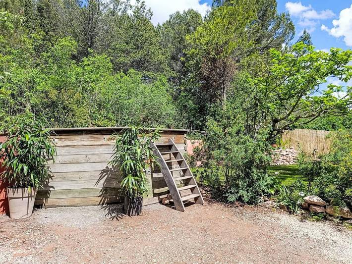 Location de vacances pour 6 personnes, avec jardin à Châteauneuf-le-Rouge - 4