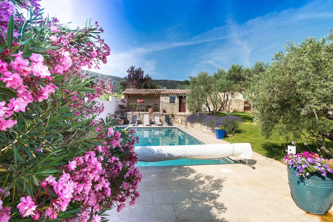 Maison L'Oustalette de Mau-bé avec piscine en Luberon in Maubec, Parc naturel régional du Luberon