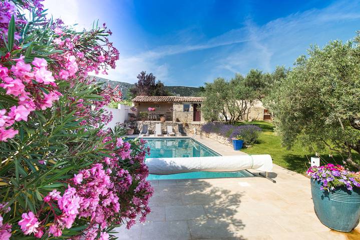 Gîte pour 6 personnes, avec piscine ainsi que terrasse et jardin, animaux acceptés - 1