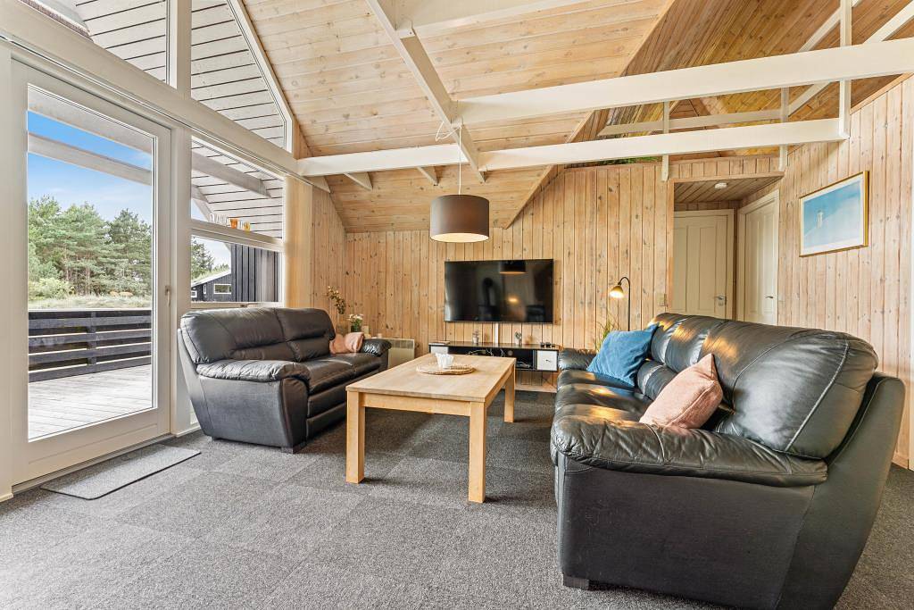 Gemütliches Reetdachhaus mit Sauna auf riesigem Grundstück in Blavand, Varde