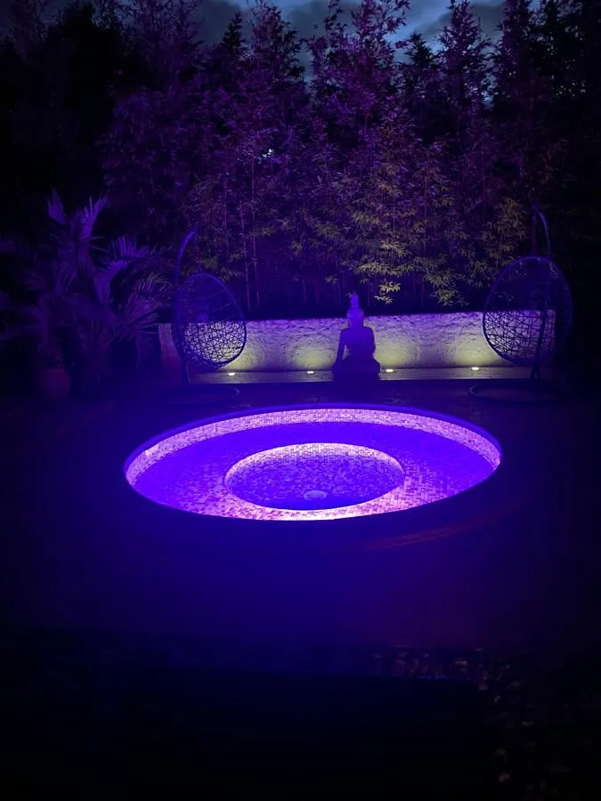Bed and breakfast for 2 people, with hot tub and terrace as well as garden - 1