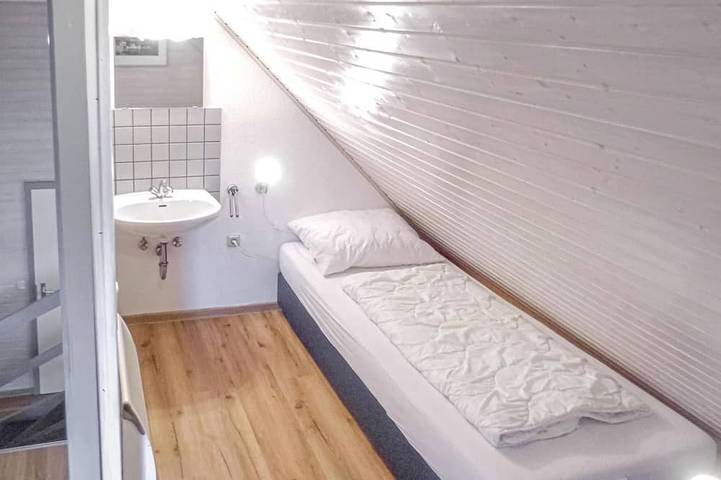Ferienhaus für 6 Personen, mit Sauna und Whirlpool in Kirchheim - 4