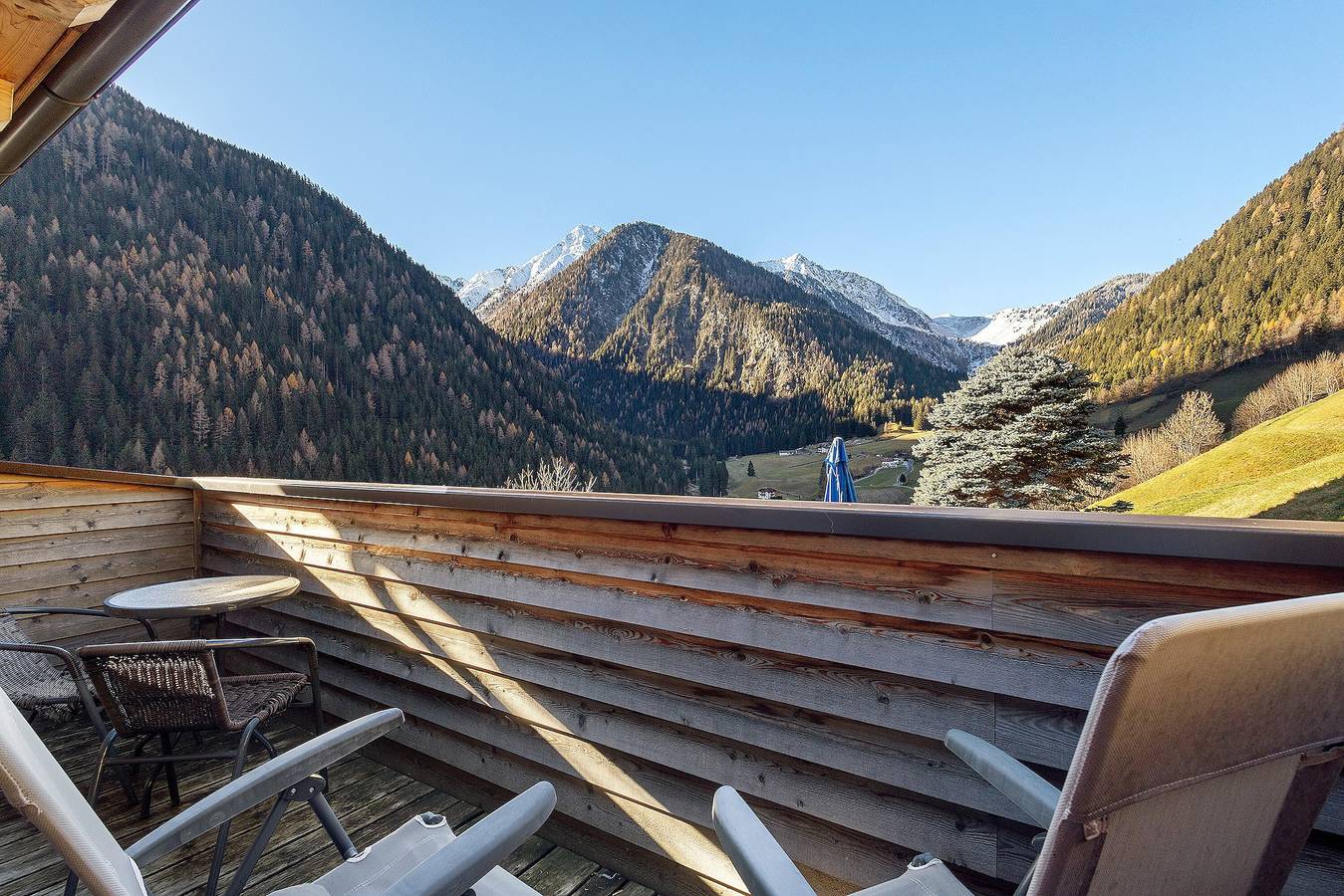 Zimmer 'Steinhof Zimmer Abendsonne' mit Bergblick, gemeinsamer Terrasse und Wlan in Mittertal (Ratschings), Ratschings