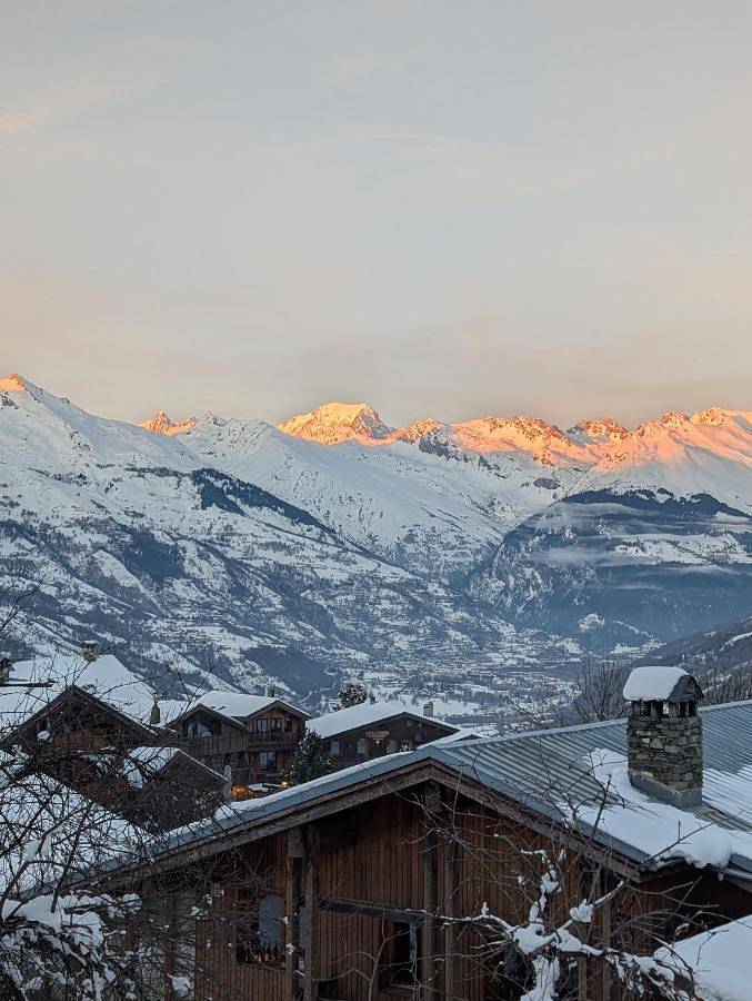 Gîte pour 2 personnes, avec jardin et sauna ainsi que jacuzzi et terrasse dans Station de Montchavin les Coches - 2