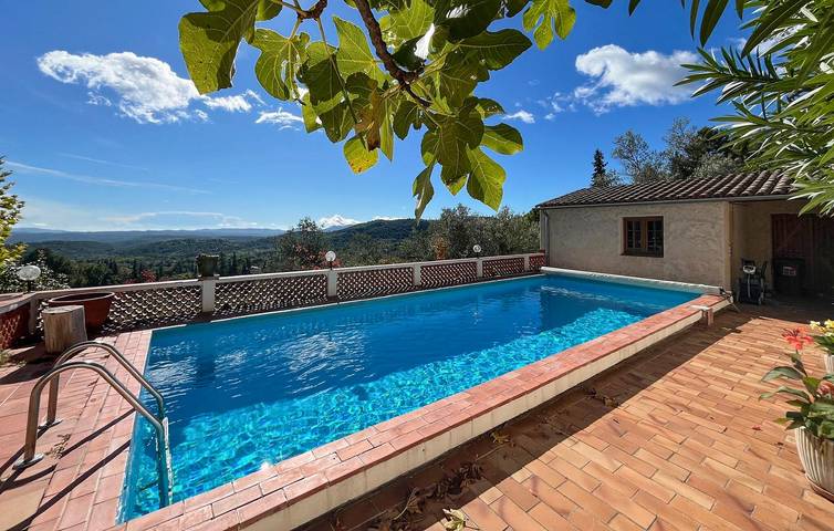 Location de vacances pour 6 personnes, avec terrasse ainsi que jardin et piscine, animaux acceptés à Seillans - 2