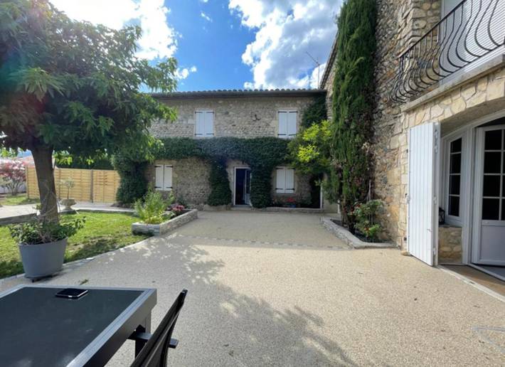 Gîte pour 2 personnes, avec terrasse et piscine ainsi que jardin et vue à Charmes-sur-Rhône - 3