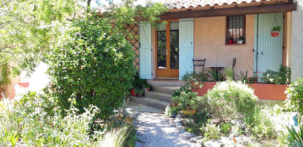 Chambre d’hôte pour 3 personnes, avec piscine et jardin dans les Bouches-du-Rhône - 4
