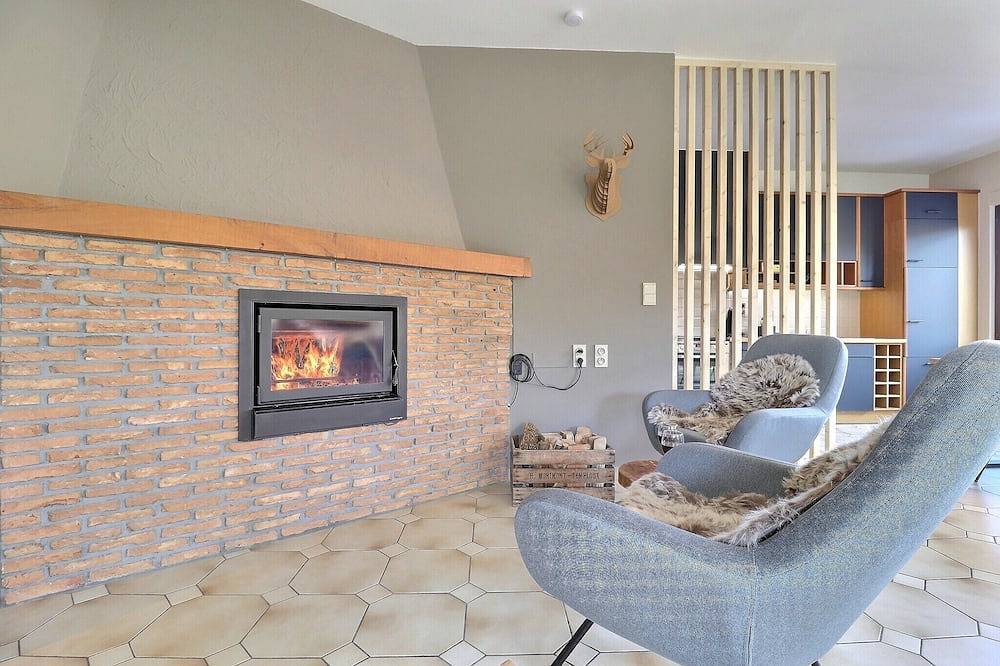 Ganze Wohnung, Terra: apartment just a stone's throw from the banks of the Meuse between Namur and Dinant in Lustin, Profondeville