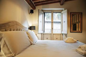 Villa for 14 Guests in Rome, Rome Province, Picture 3