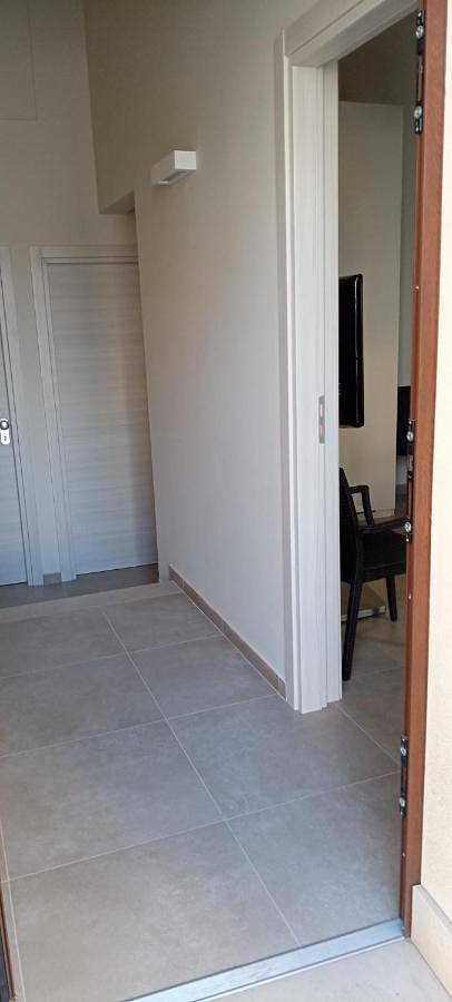 Le antiche mura-rooms-private toilet in Milazzo, Province de Messina