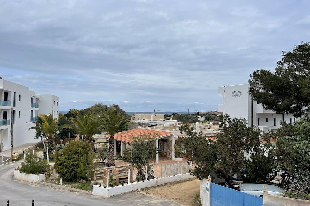 Ganze Wohnung, Bella Lilia Apartamento Silencioso Enfrente del mar in Es Pujols, Formentera