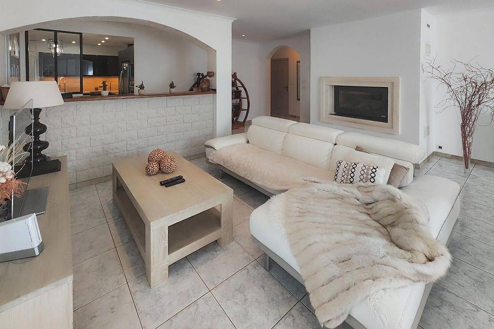 Nice home in Cessenon sur Orb in Cessenon-sur-Orb, Béziers region