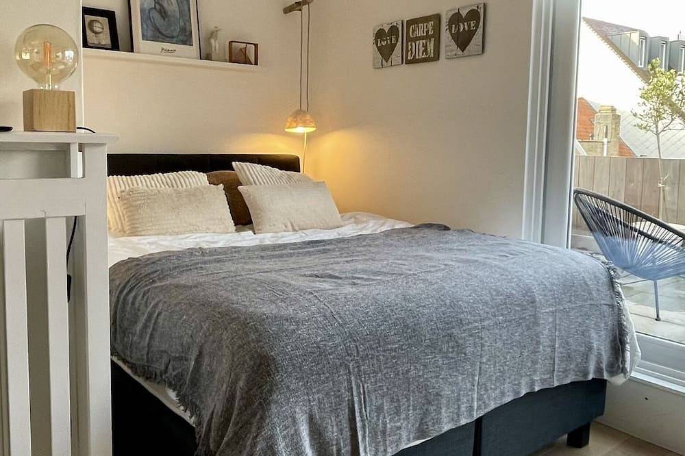 Entire apartment, Splendid Penthouse Knokke center for 4 people with 2 large terraces in Knokke, Knokke-Heist