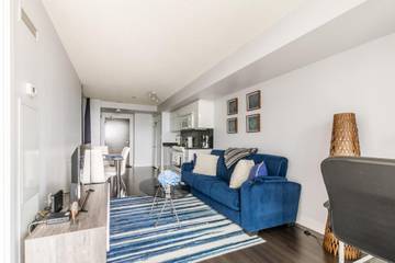 Vacation Rental for 5 Guests in Toronto, Lake Ontario (Canada), Picture 1