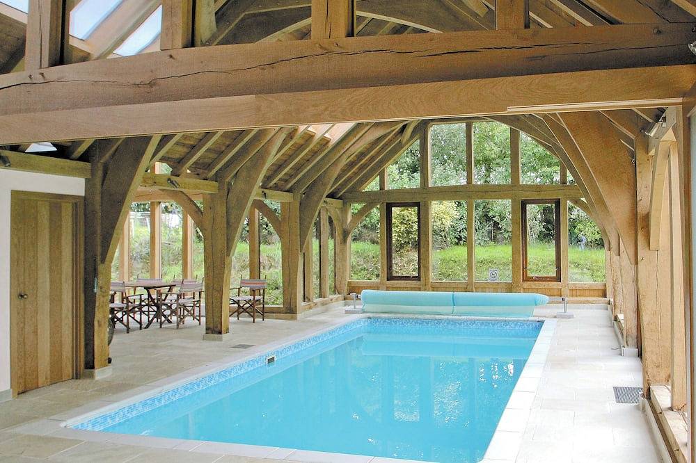 Barfields Cherry Tree Cottage in Cornwall