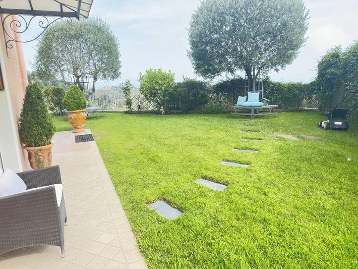 Location de vacances pour 5 personnes, avec jardin et vue à La Turbie - 2