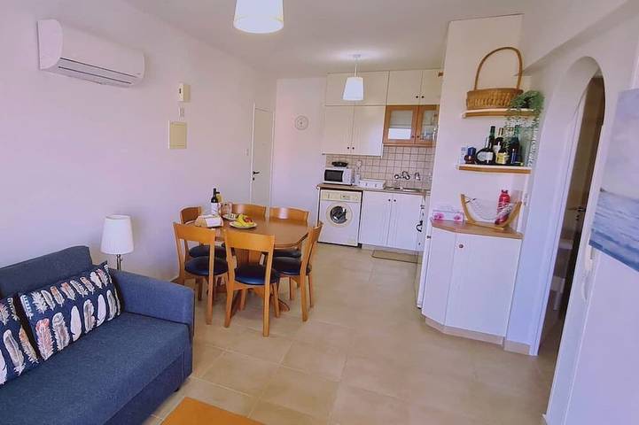 Ferienwohnung für 5 Personen, mit Balkon in Larnaka