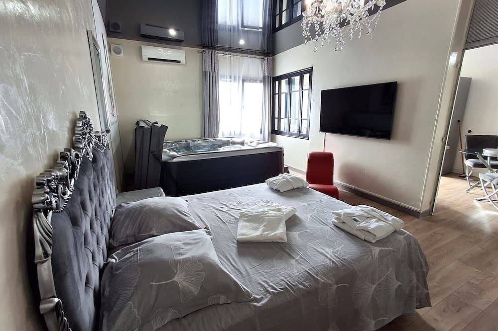 Apartamento entero, La Discrète Romantique, apartment with jacuzzi in Charavines, Región de La Tour-du-Pin
