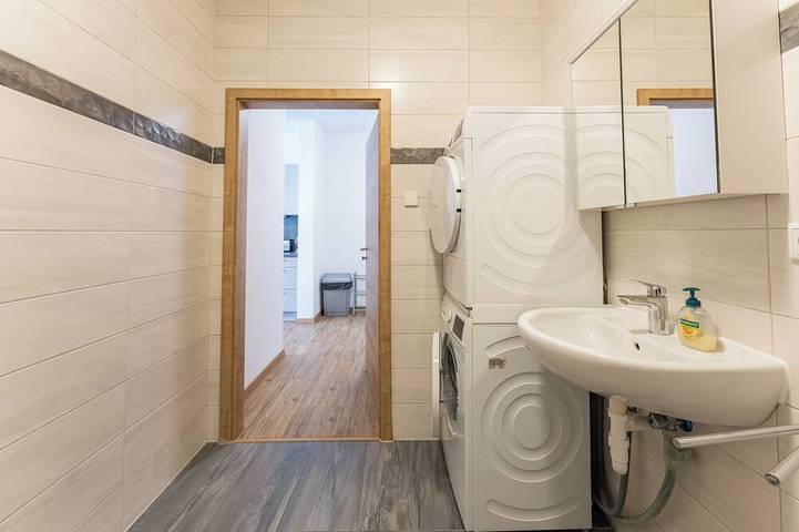 Ganze Wohnung, Modernes und gemütliches Apartment für bis zu 3 Personen in Ebersheim (Mainz), Mainz
