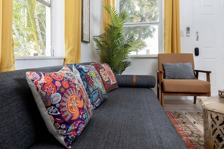 Vacation home for 3 people, with yard in Miami