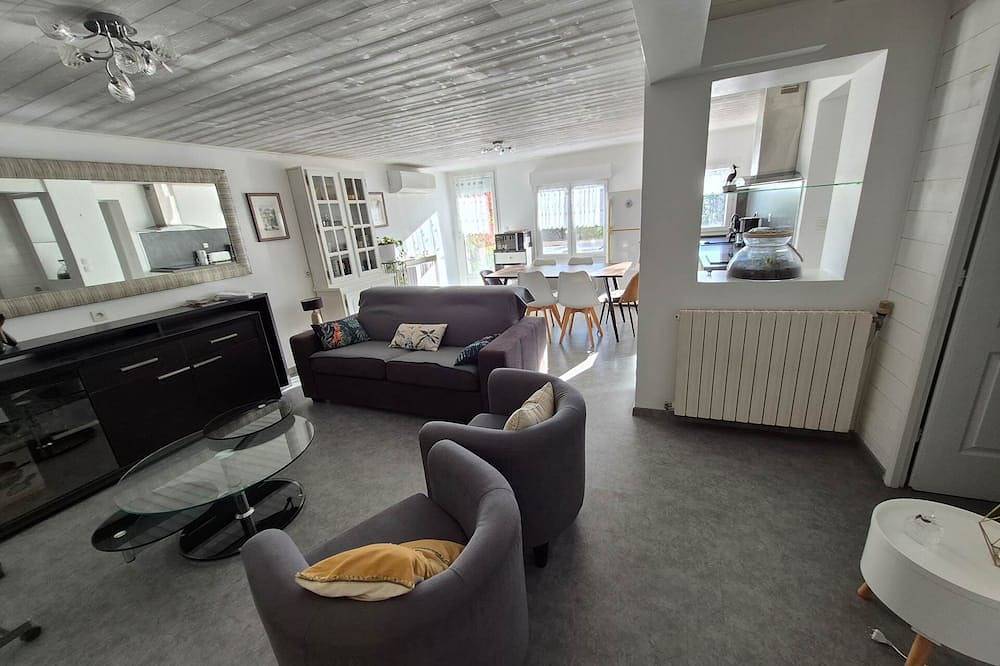 Appartement entier, Le mazet d'Eve (appartement) in Saint-Christol-lès-Alès, Région d'Alès