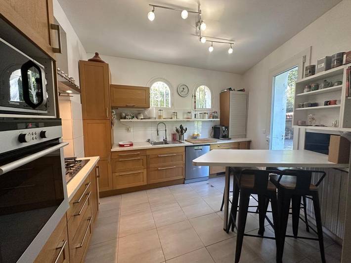 Location de vacances pour 8 personnes, avec piscine et jardin, animaux acceptés à Aubagne - 4