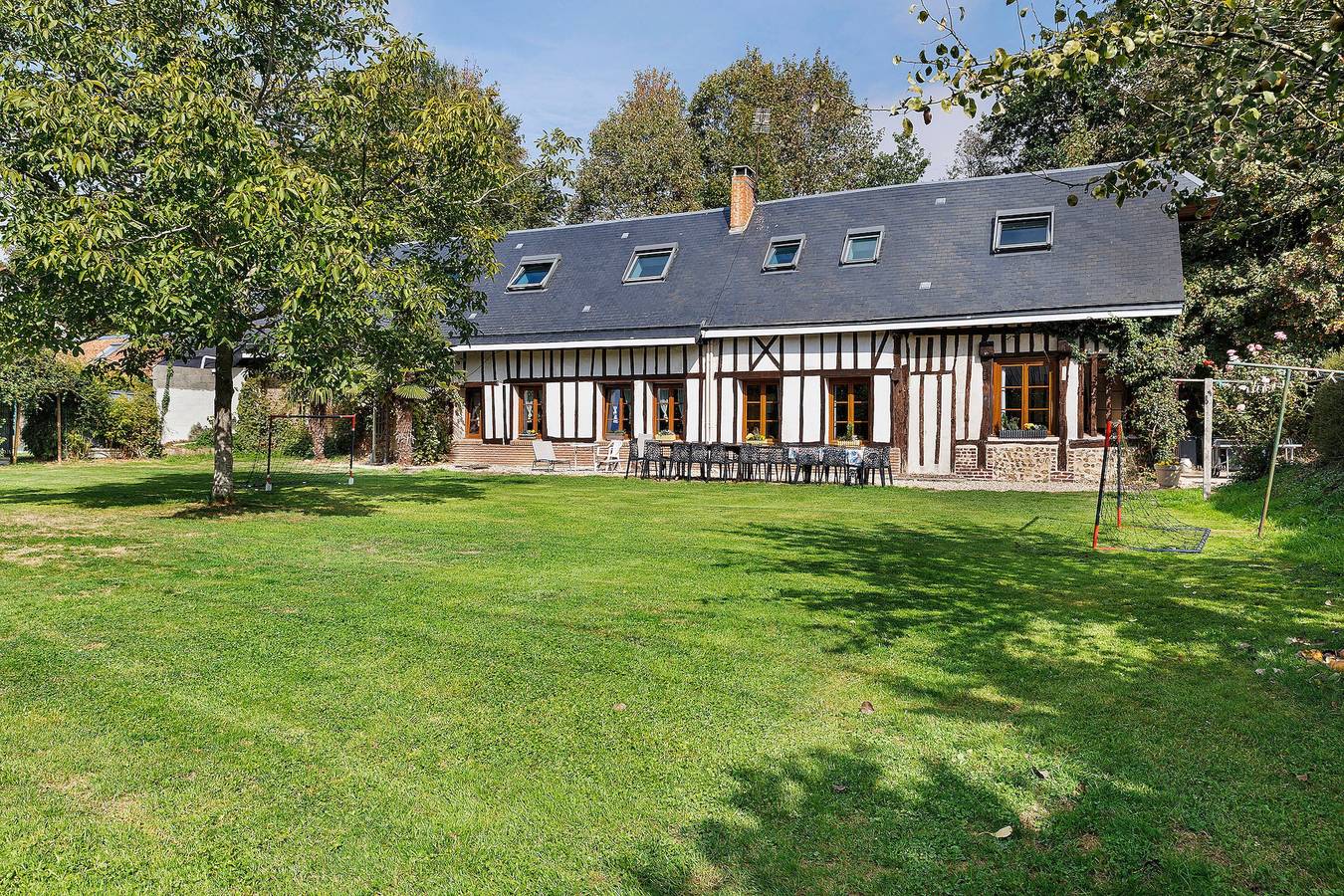 Grand Gîte De La Randouerie: terraza privada, jardín privado y Wi-Fi in Saint-Philibert-de-la-Lézarde, Región de Le Havre