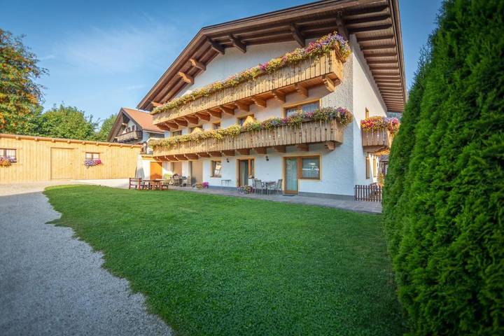 B&b per 3 persone, con balcone e panorama nonché giardino a San Candido
