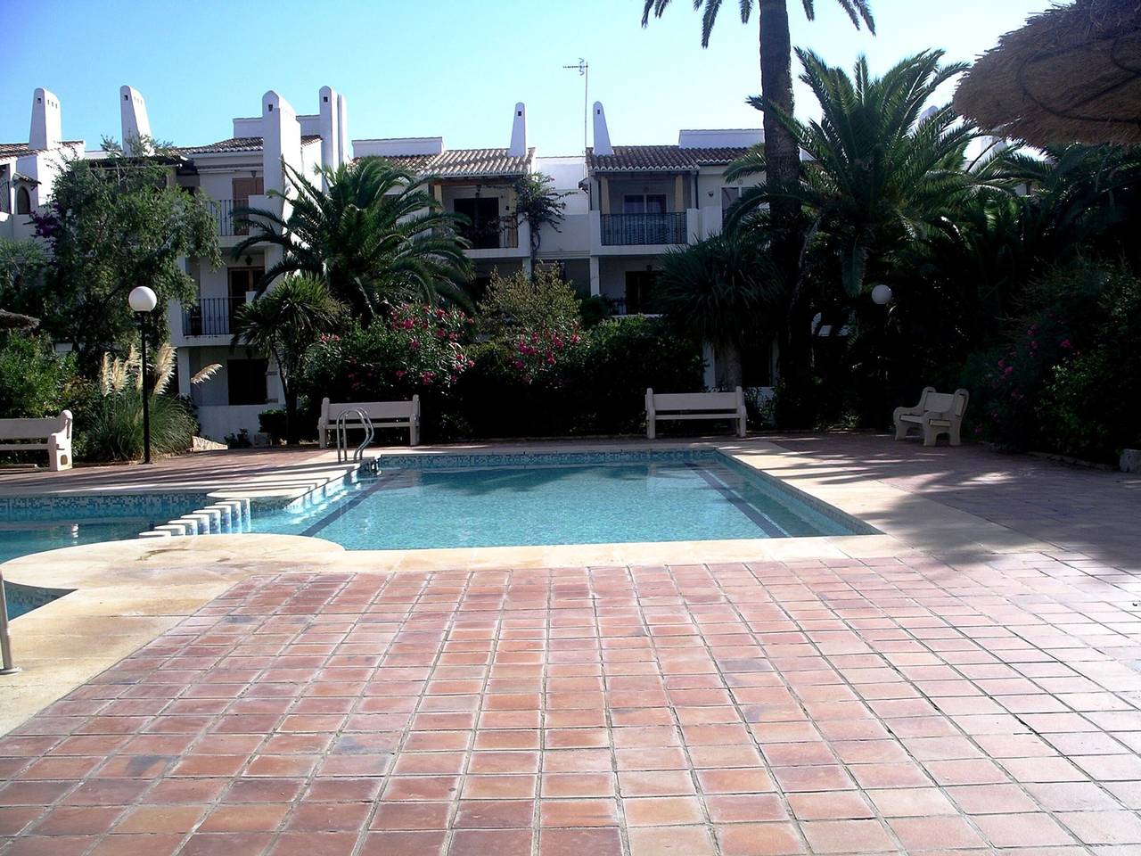 Entire apartment, 2-bedroom beachfront apartment with pool in Denia in Las Marinas, Dénia