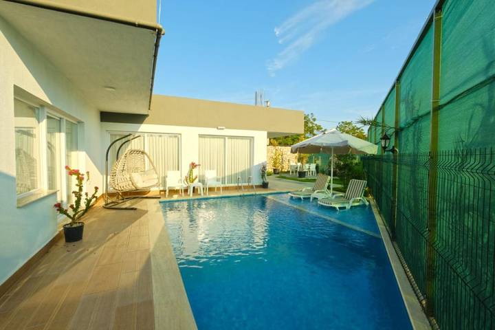 Villa für 6 Personen, mit Kinderpool und Ausblick sowie Pool und Garten in Fethiye