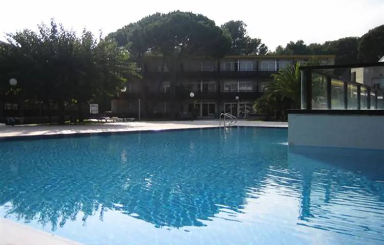 Ganze Wohnung, Apartment 2 Zimmer 4 Personen Klimaanlage Blick auf den Pool in Platja d'Aro, Costa Brava