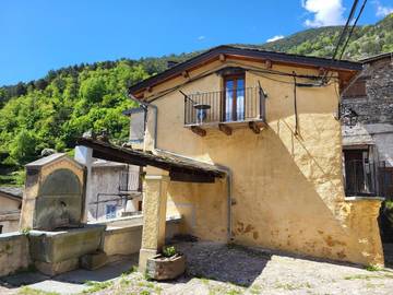 Gîte pour 5 personnes, avec vue et balcon à Tende