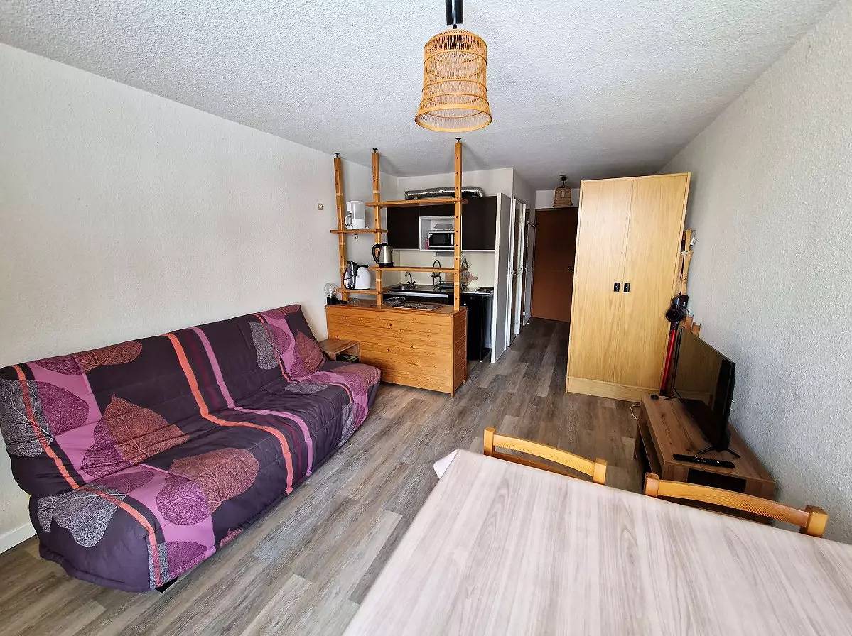 Estudio entero, Estudio + cabina esquina al pie de las pistas 4 personas - Presupuesto in Station de Risoul, Risoul