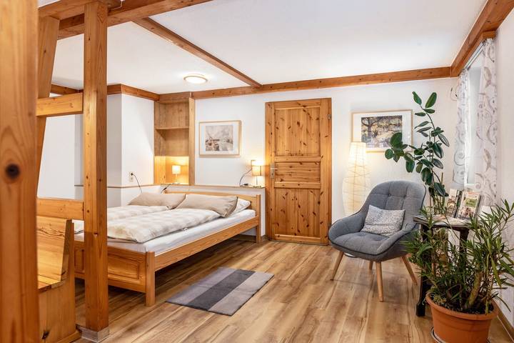Ferienwohnung für 2 Personen, mit Garten in Saalfeld/Saale
