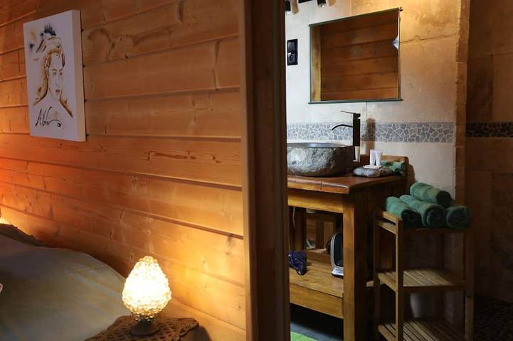 Gîte pour 2 personnes, avec sauna ainsi que jardin et terrasse, animaux acceptés à Mimet - 4