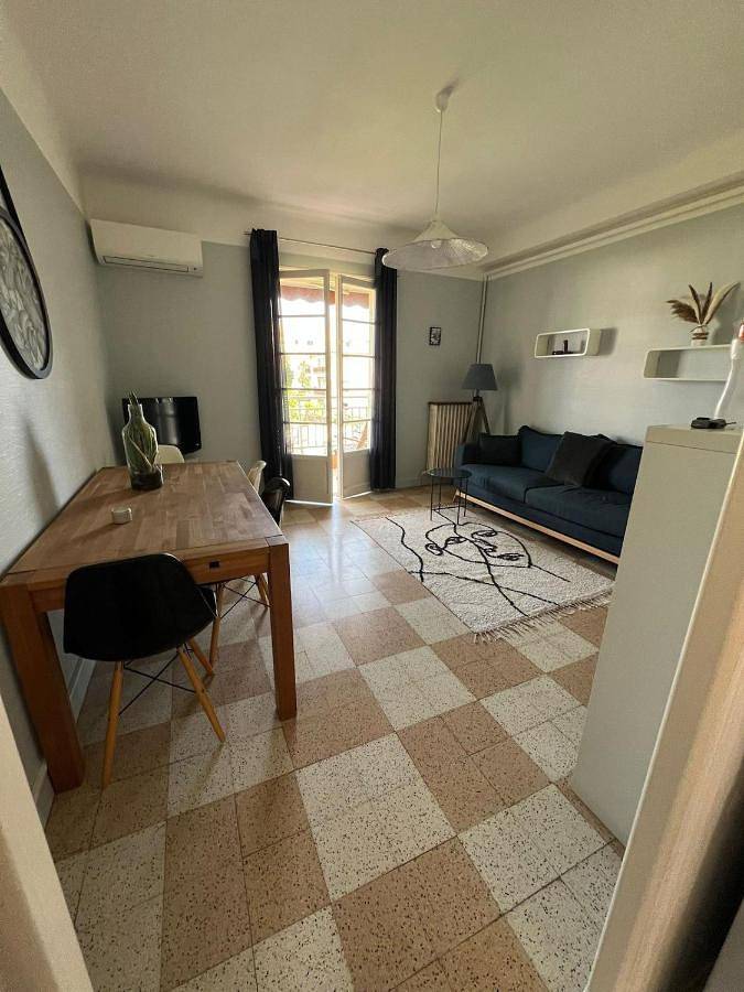 Appartement entier, Classic Apartment in Saint-Laurent-du-Var, Côte méditerranéenne (France)