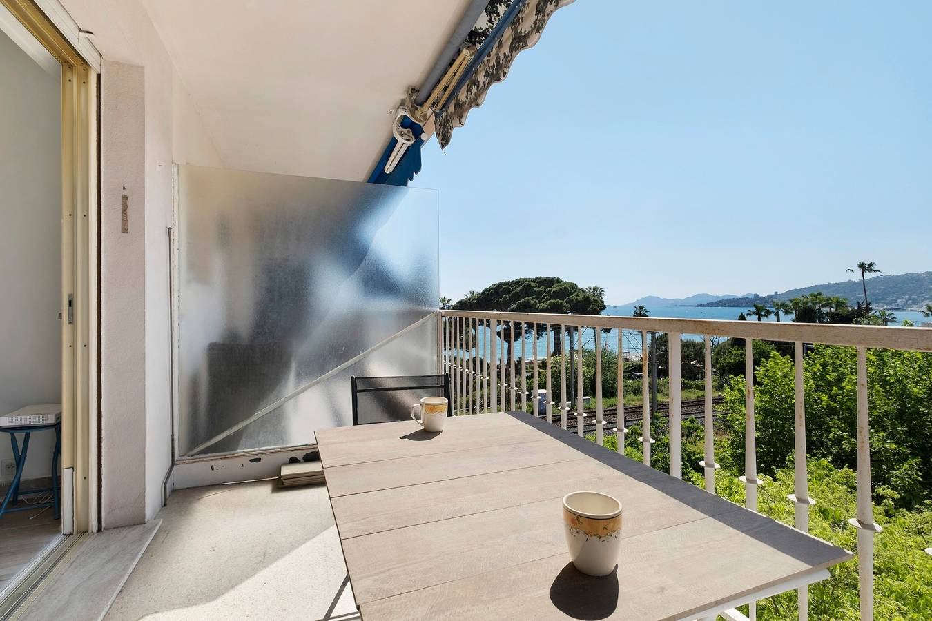 Studio entier, Juan les Pins studio vue Mer in Antibes, Côte méditerranéenne (France)