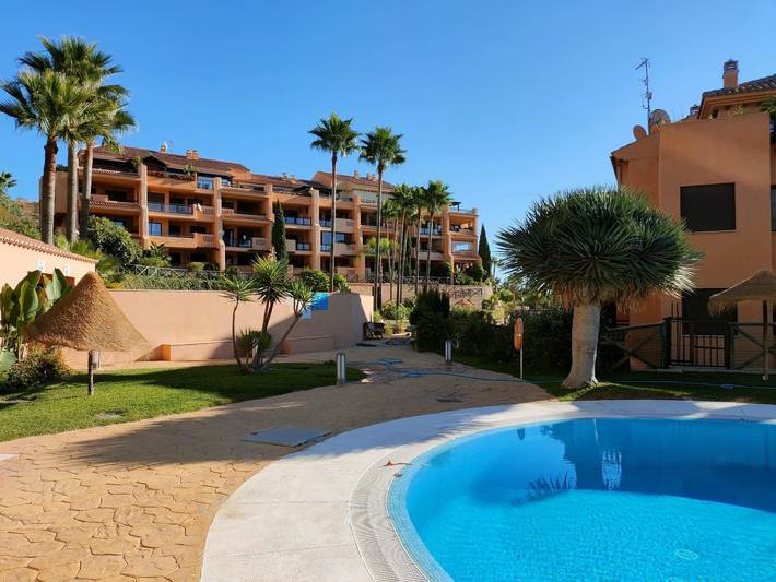 Entire apartment, Spacious Two Bedroom Apartment 1012 with Mountain View, Pool, Wi-Fi, A/C, Balcony, Terrace & Garden in La Cala de Mijas, Mijas